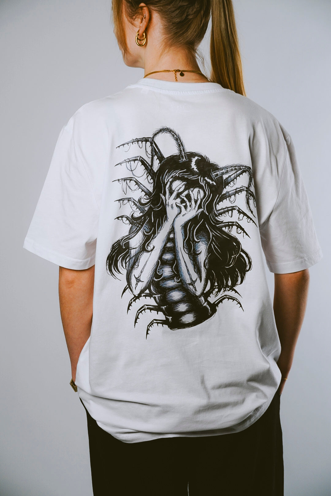 T-Shirt - Divi - OMUKADE (white)